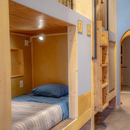 Social Stays - Santa Barbara'S First Hostel On State Street Exteriör bild