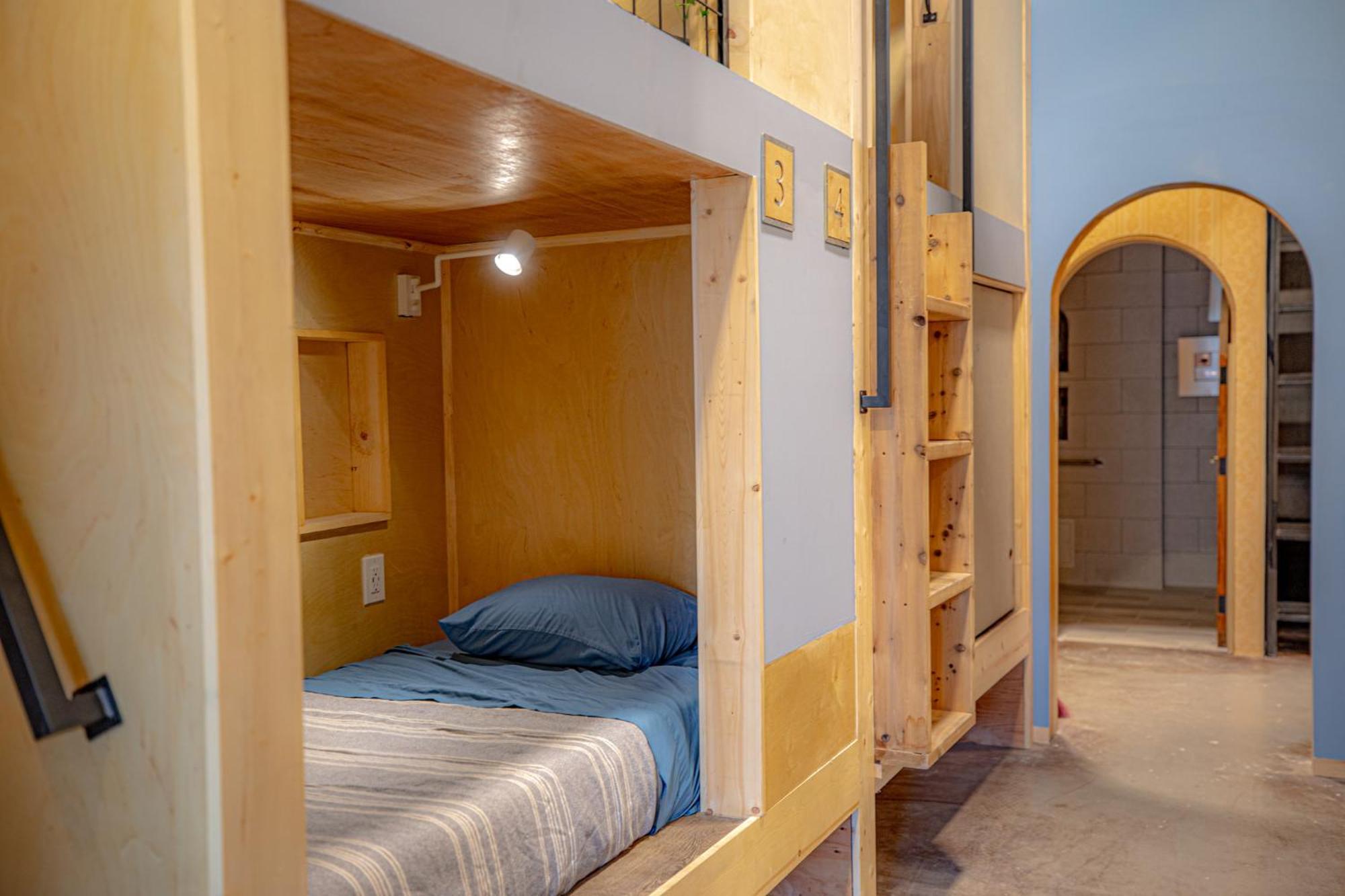 Social Stays - Santa Barbara'S First Hostel On State Street Exteriör bild