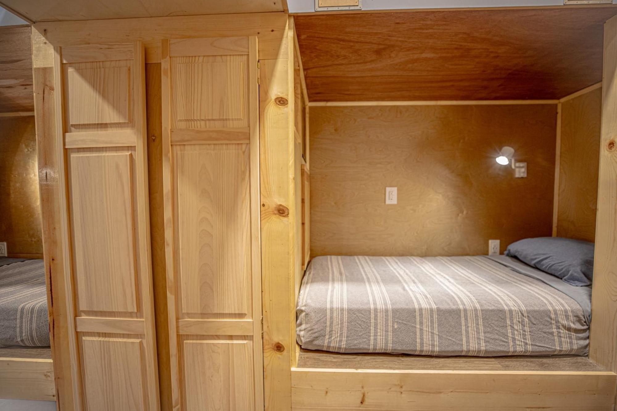 Social Stays - Santa Barbara'S First Hostel On State Street Exteriör bild